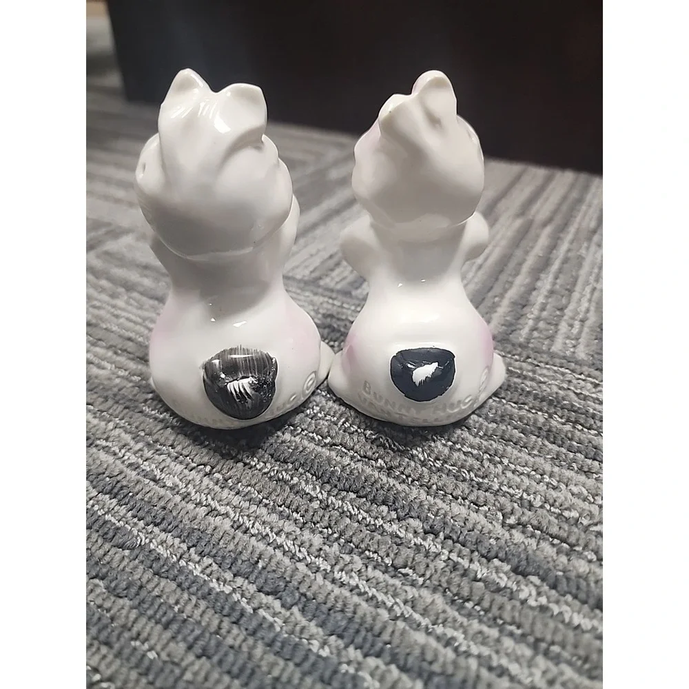 Vintage Salt & Pepper Shakers Hugging Bunnies Vantellingen Bunny Hug‎